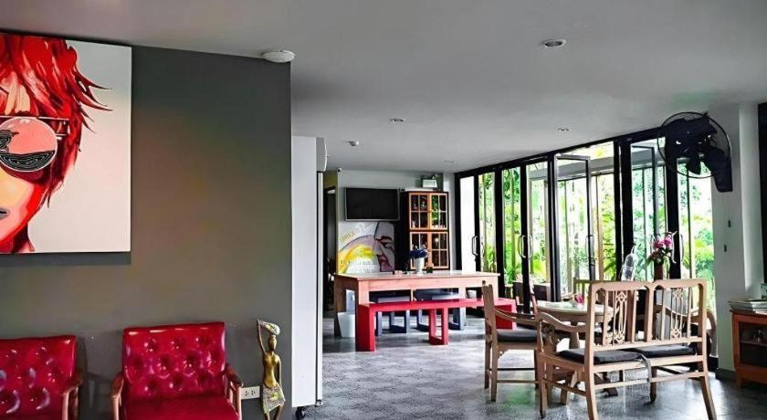 Bb House Mini Suite Hotel Bangkok Exterior photo